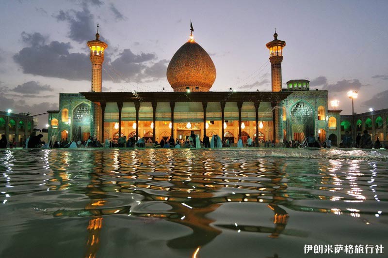 Shah-e-Cheragh-Shrine-设拉子.jpg