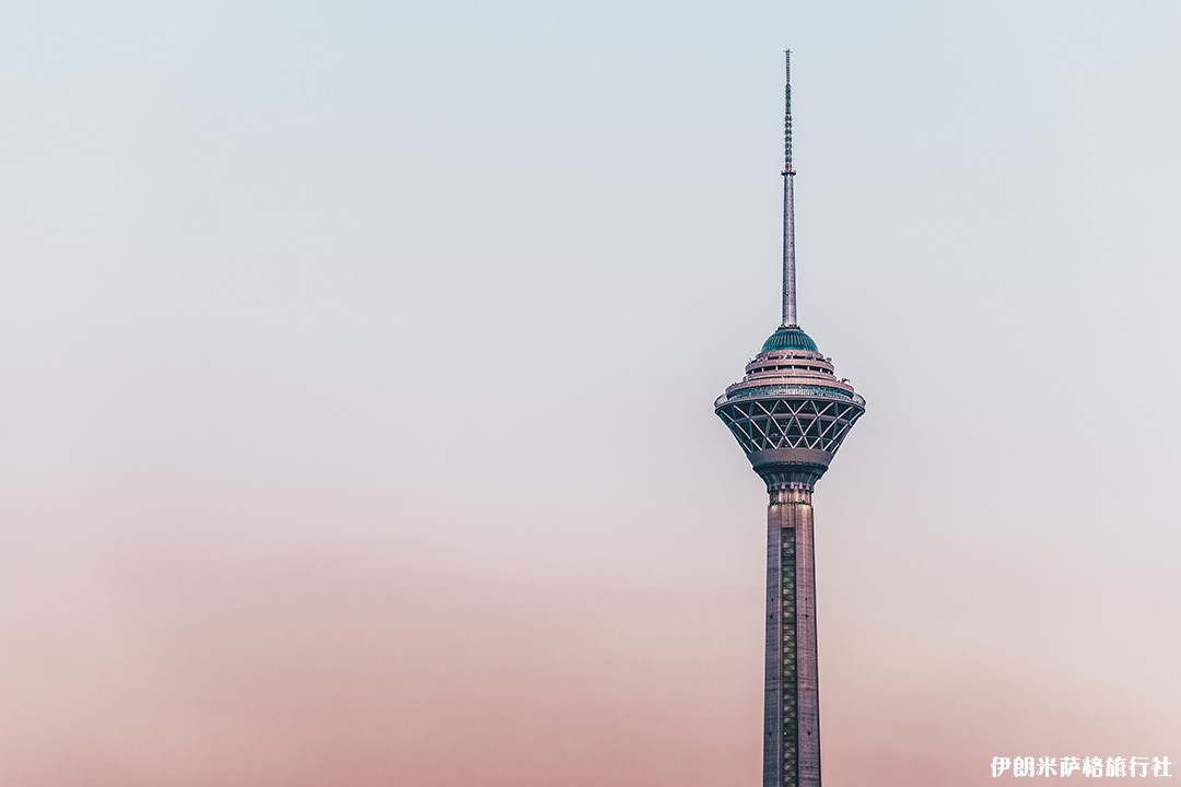 04_Popotniski_nasveti_za_potovanje_v_Teheran_-_Travel_tips_for_traveling_to_Tehran_-_Photo_by_Farzad_Mohsenvand_on_Unsplash.jpg