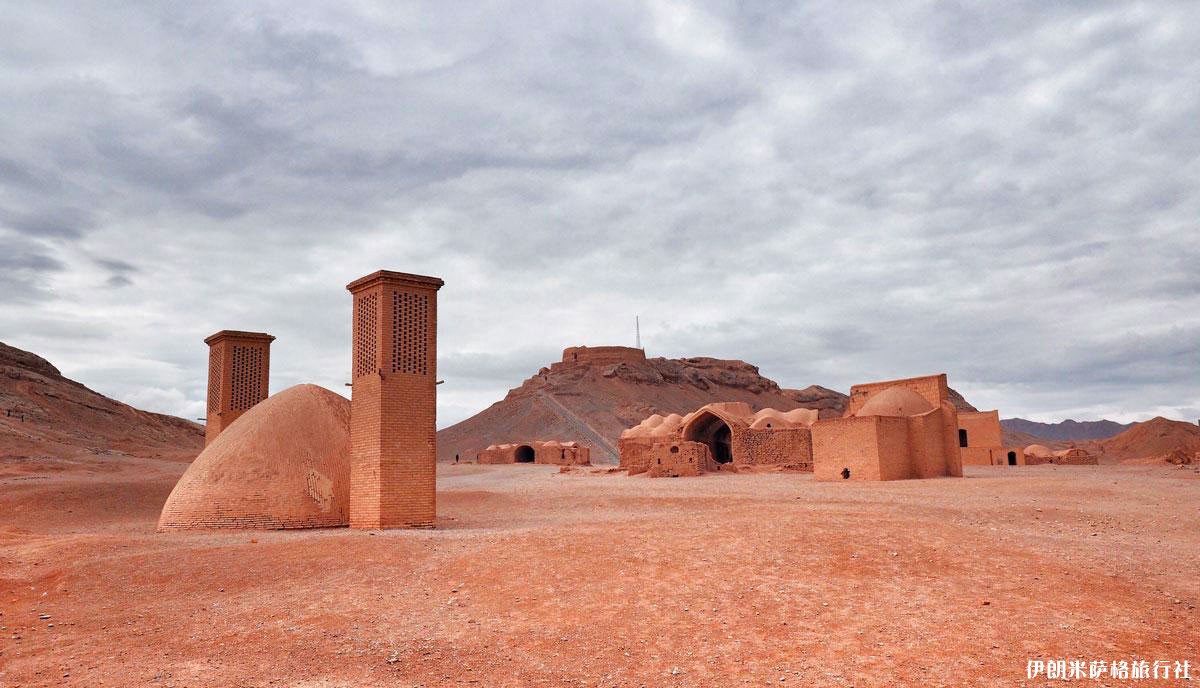 Yazd-Dakhmeh-Towers-of-Silence-亚兹德 - 沉默之塔.jpg