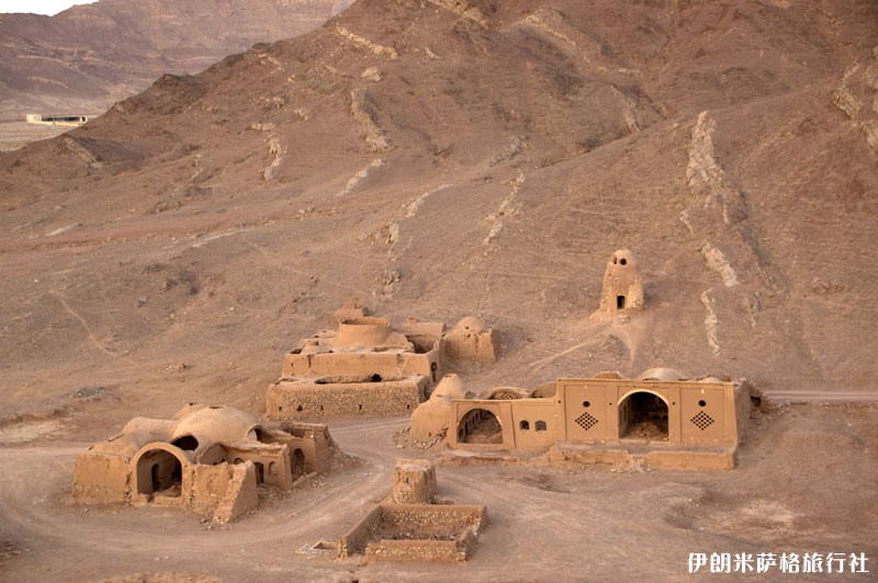 Yazd-Dakhmeh-Towers-of-Silence2-亚兹德 - 沉默之塔.jpg