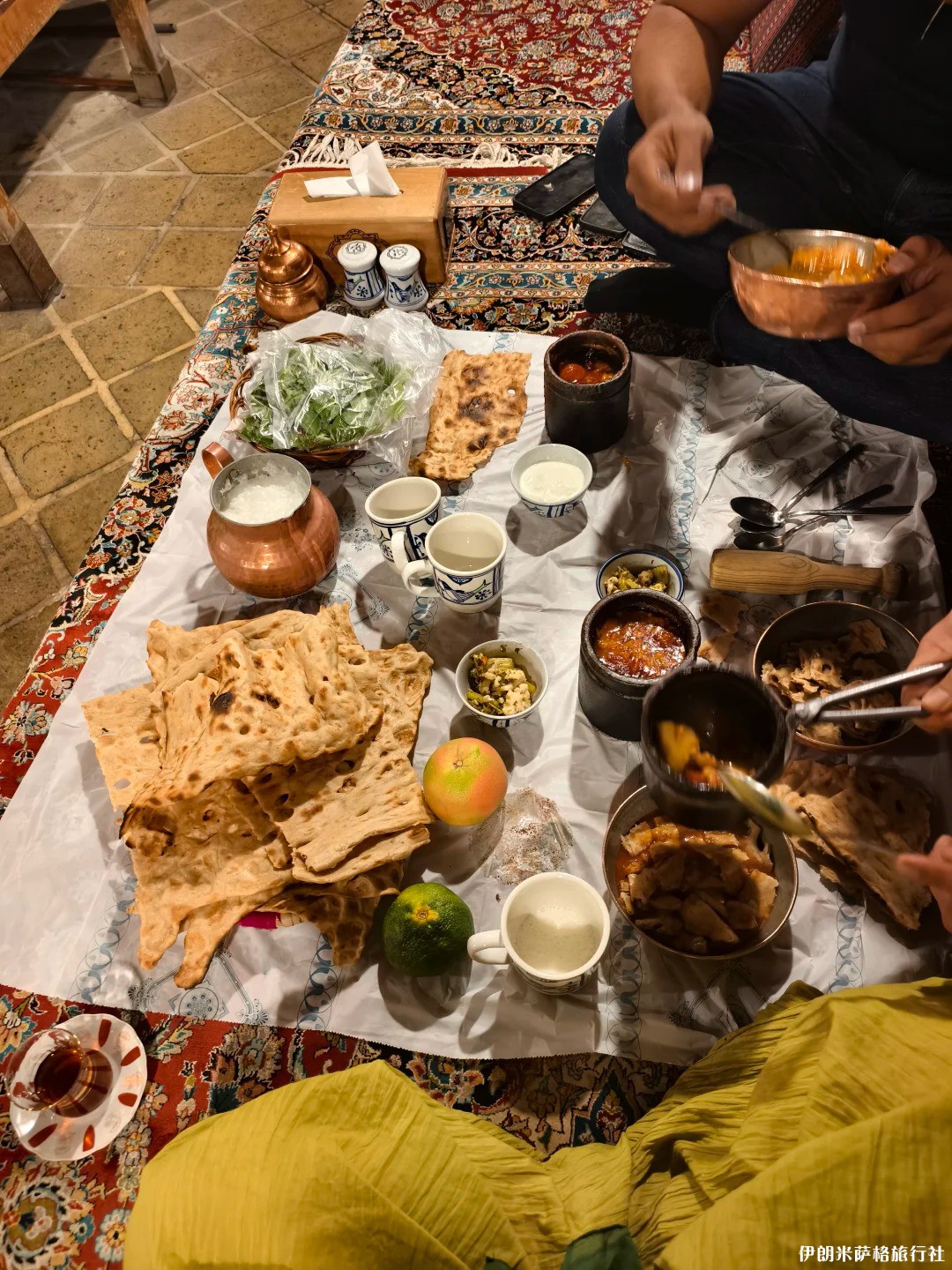 和伊朗朋友吃传统菜_1.jpg